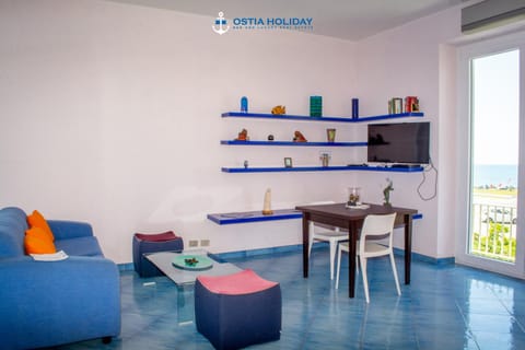 Communal lounge/ TV room, TV and multimedia, Seating area, Dining area