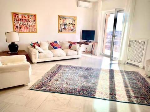 Communal lounge/ TV room, TV and multimedia, internet