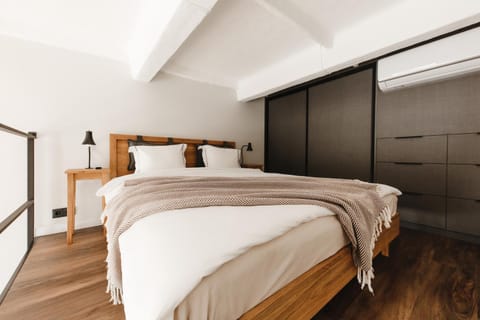 Bed, Bedroom, wardrobe