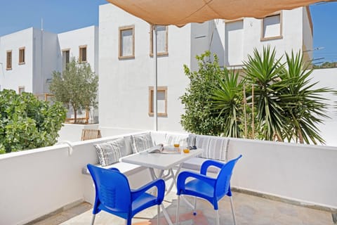 Property building, Balcony/Terrace, Living room