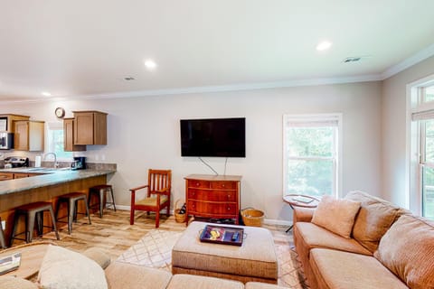 Hilltop Hideaway House in Woodfin