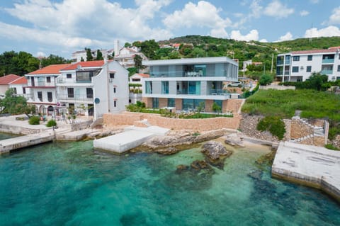 Property building, Day, Natural landscape, Mountain view, Sea view