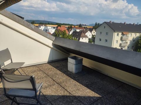 View (from property/room), Balcony/Terrace, City view