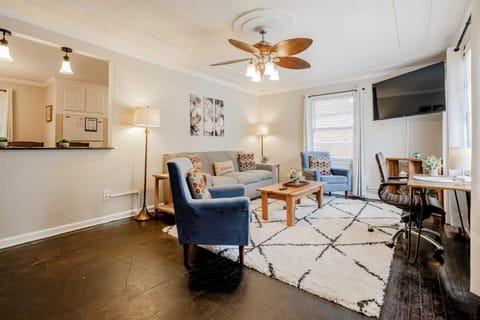 10 Min from Downtown Columbia - The Ronnie Runner House in Columbia