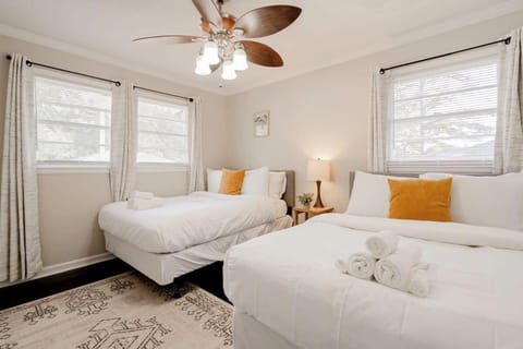 10 Min from Downtown Columbia - The Ronnie Runner House in Columbia