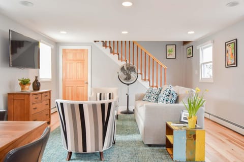 Commercial St Private Patio Dog Welcome House in Provincetown