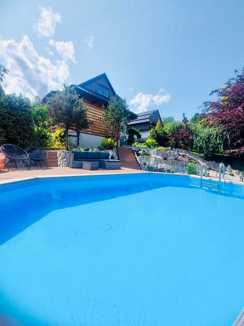Pool view, Swimming pool, sunbed