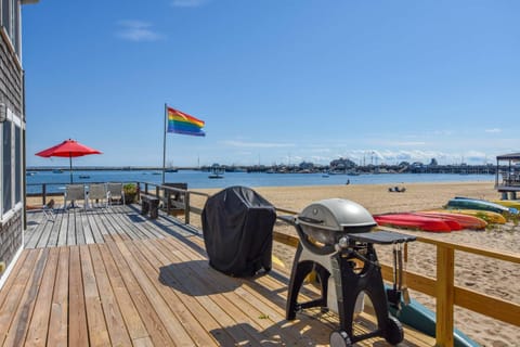 Community beach and sundeck House in Provincetown