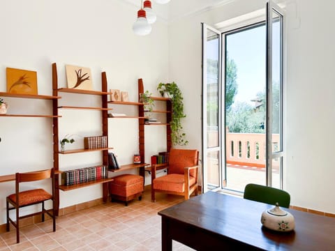 Seating area