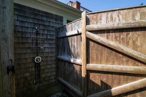 Stunning Bay Views by Beach Dog Friendly House in North Eastham