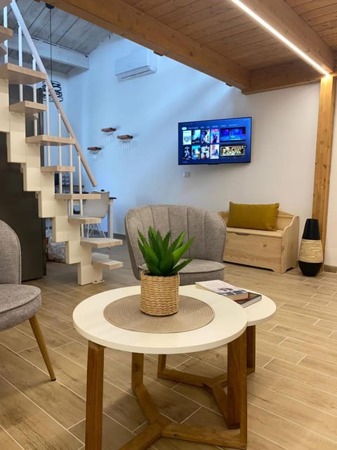 TV and multimedia, Living room, air conditioner
