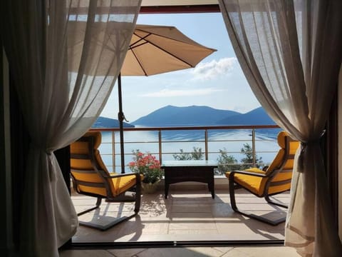 Natural landscape, View (from property/room), Balcony/Terrace, Sea view