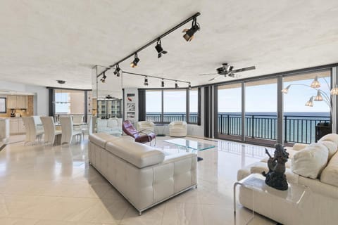 Sherwin Condominium 1801 House in South Daytona