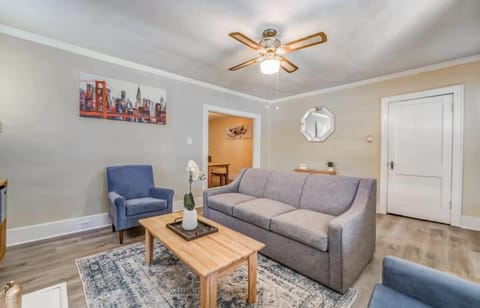 Near Shopping & Dining- Magic in Midtown- 2 Units House in Memphis