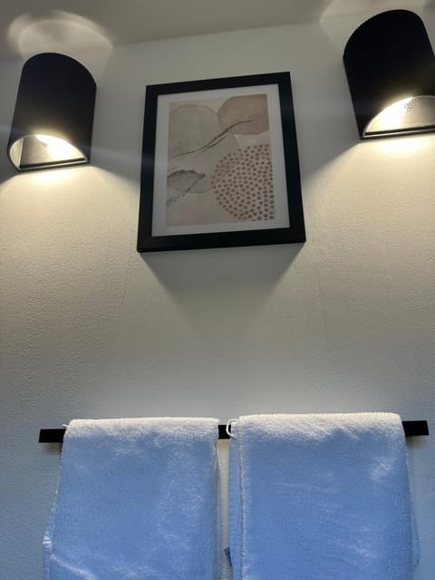 Photo of the whole room, Decorative detail