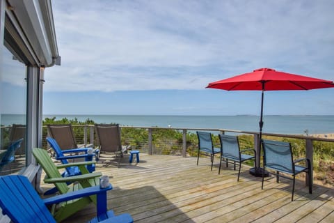 Gorgeous Architectural Waterfront Property House in North Eastham