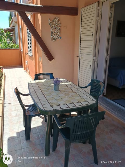 Patio, Dining area