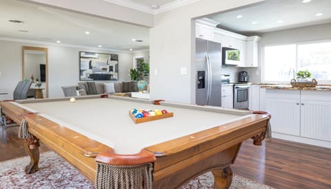 Dockside Daydreams - Canalfront and Pool Oasis House in Oakland Park