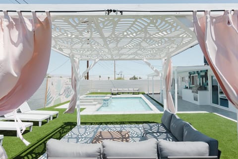 Patio, Day, Natural landscape, Hot Tub, Living room, Seating area, Pool view, Swimming pool, Swimming pool, sunbed