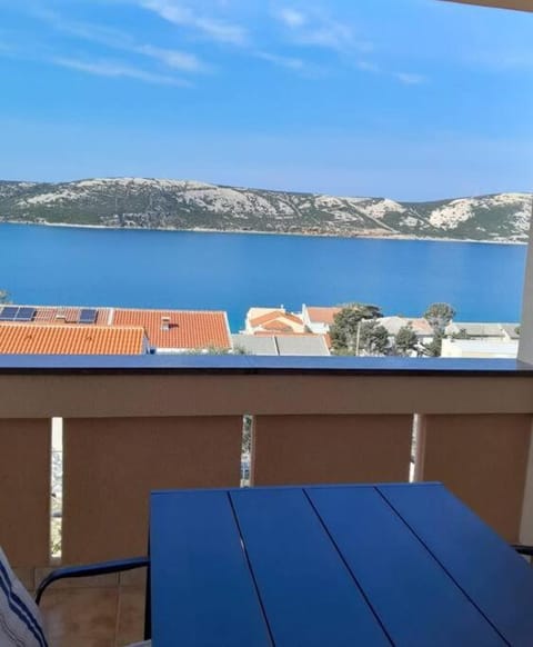 Kairos apartman Apartment in Novalja