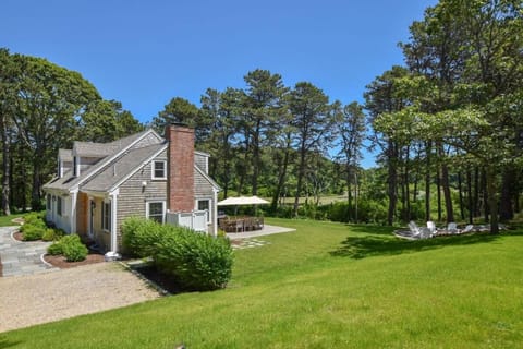 Pond-Front Home w Water Views House in Orleans