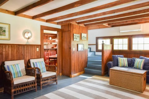 Private beach access Wrap around porch House in Orleans