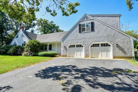 Private pool 3 mins to Skaket Beach House in Orleans