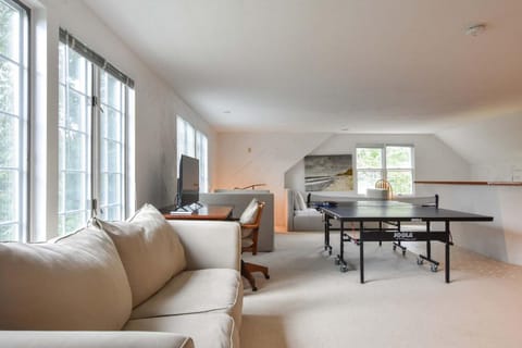 Private pool 3 mins to Skaket Beach House in Orleans