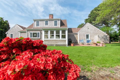 Sunroom Mins to Beaches Views of Marsh House in North Eastham