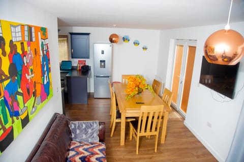 Seating area, Dining area