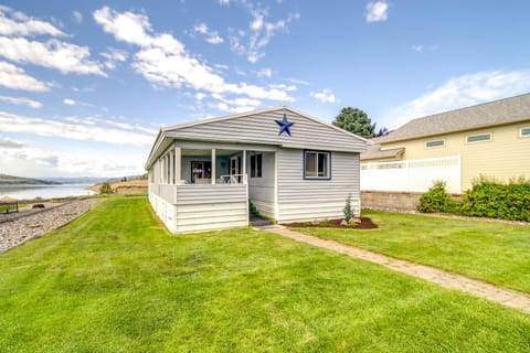 Seven Bays Vacation Rental on Lake Roosevelt! House in Franklin D Roosevelt Lake