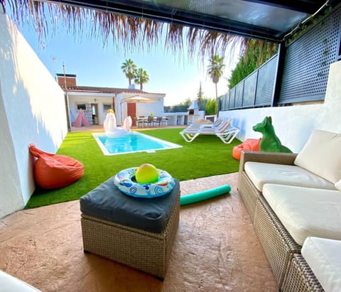 Patio, Garden, Seating area, Garden view, Pool view, Swimming pool, sunbed