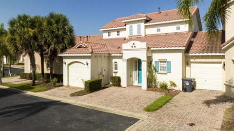 Marvelous 4Bd Close to Disney w Pool at 313 Tuscan Hills Villa in Four Corners