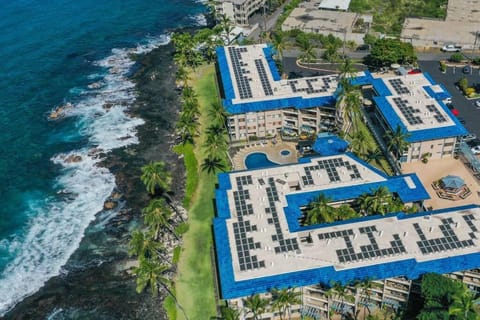 Step Into the Ocean from your Lanai @ Kona Reef D-8 House in Holualoa