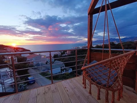 Balcony/Terrace, Mountain view, Sea view, Sunset