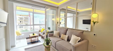 TV and multimedia, Balcony/Terrace, Living room, Lounge or bar, Seating area, Dining area