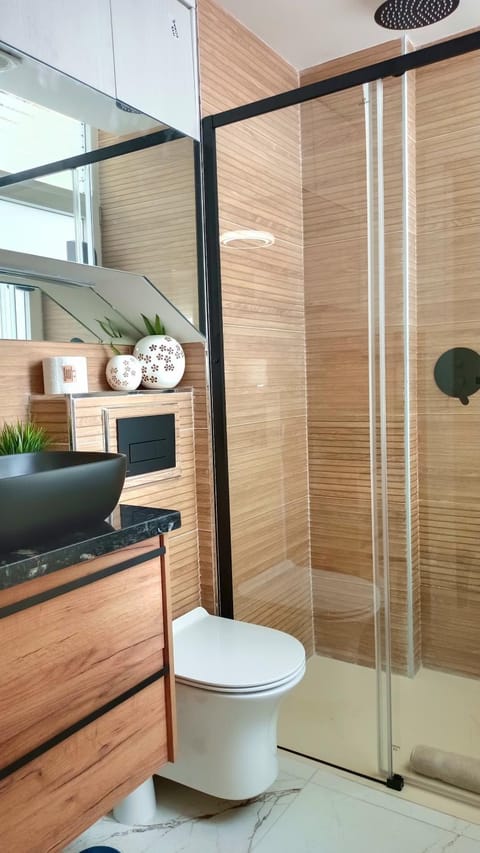 Shower, Toilet, Bathroom