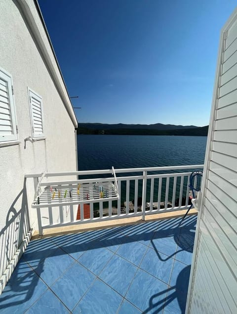 Villa Bianca with private Beach and Parking Bed and Breakfast in Neum