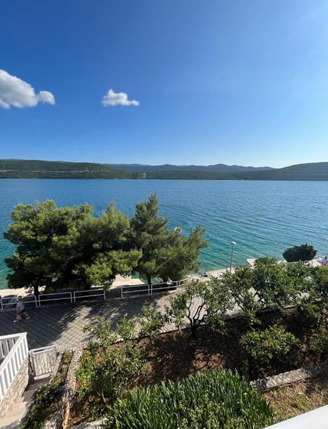 Villa Bianca with private Beach and Parking Bed and Breakfast in Neum