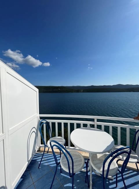 Villa Bianca with private Beach and Parking Bed and Breakfast in Neum