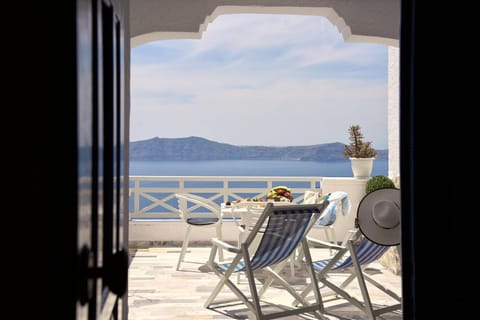 Patio, Day, Natural landscape, View (from property/room), Balcony/Terrace, Seating area, Sea view