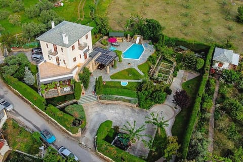 Property building, Bird's eye view, Garden, Swimming pool