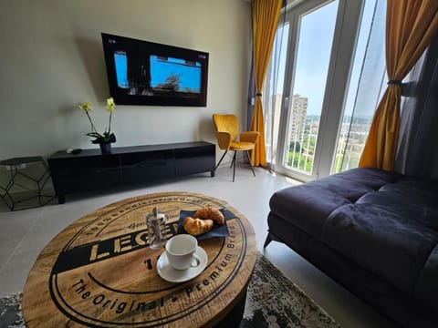 TV and multimedia, Coffee/tea facilities, Living room, Seating area