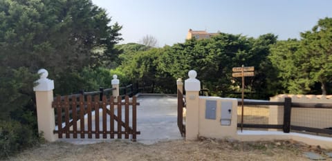 Casa Ethno Stintino-Private pool Villa in Punta de su Torrione