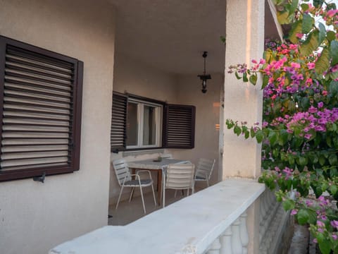 Balcony/Terrace, Dining area, Garden view
