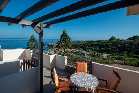 Patio, Day, Natural landscape, View (from property/room), Balcony/Terrace, Seating area, Dining area, Sea view