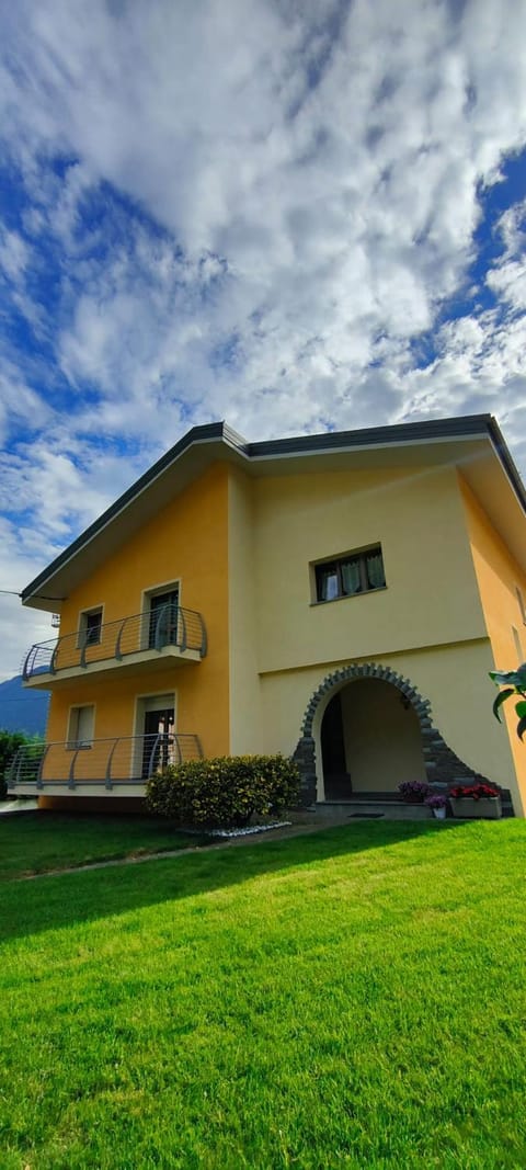 Facade/entrance, Garden