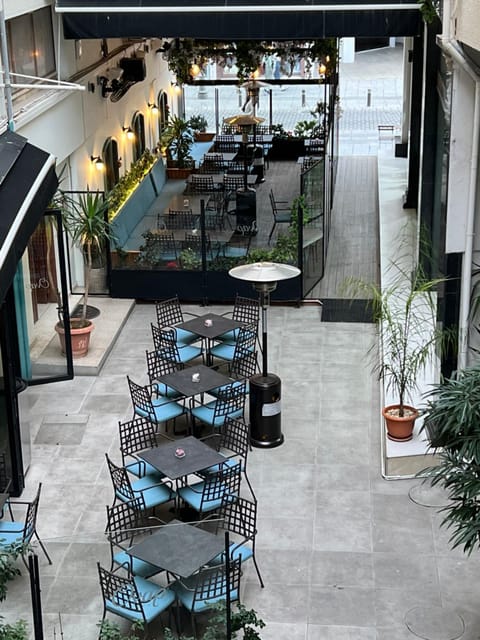 Patio, Restaurant/places to eat, Day, Living room, Banquet/Function facilities, Seating area