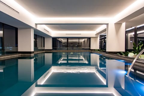 Swimming pool, sunbed