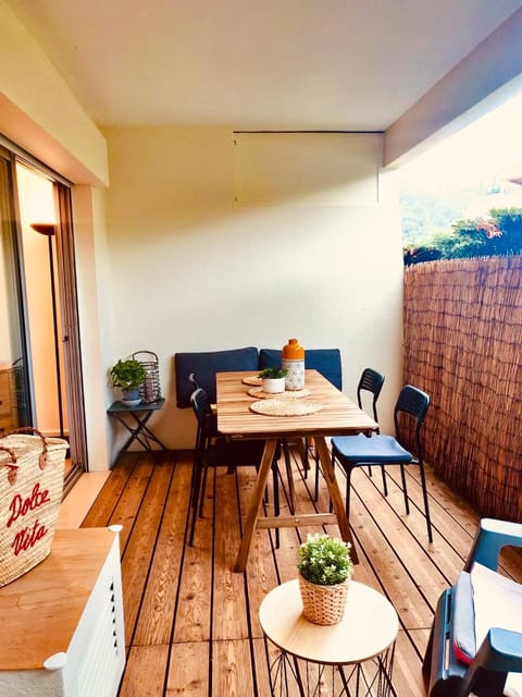 Mandelieu Grand studio avec Piscine et proche de la Mer Apartment in Mandelieu-La Napoule